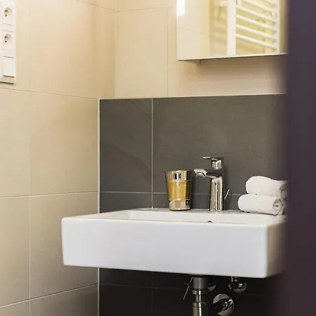 Skypark's Luxury I With Prime View * Bratislava